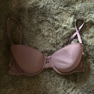 *sfw* 34B bra in good condition (still has both underwires and both hooks)
